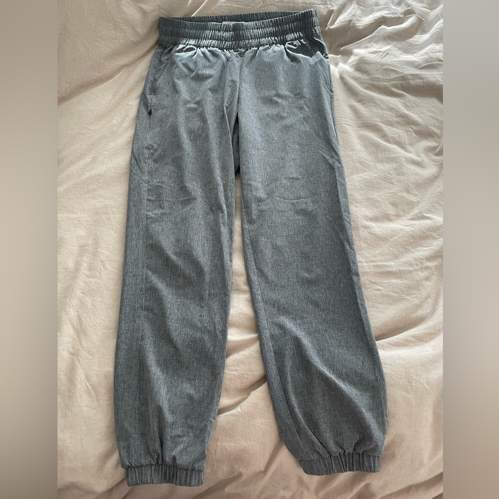 Banana Republic gray athleisure joggers size small